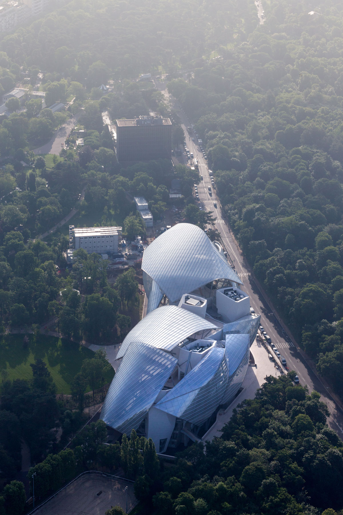 Frank Gehry S Epic Louis Vuitton Foundation Opens Next Week Interior Design Magazine